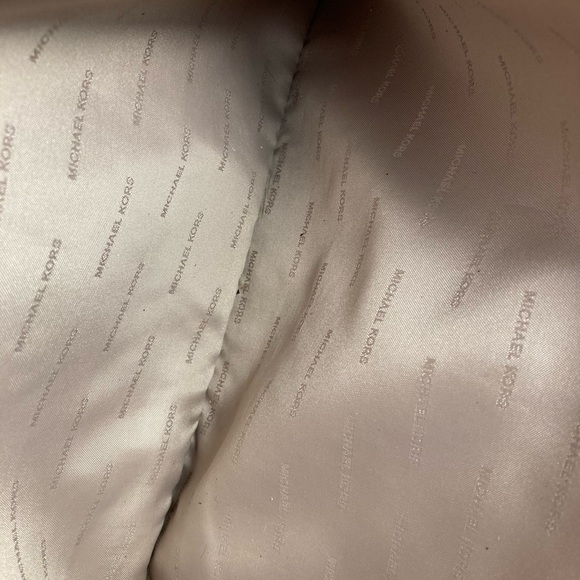 Michael Kors BURGANDY SIGNATURE Tote Bag - Picture 8 of 14